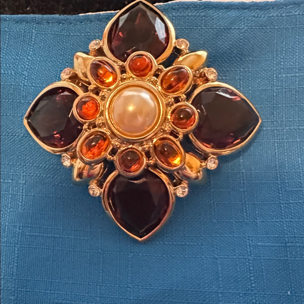 Rare vintage Joan Rivers Elegant Gold and Brown Brooch
